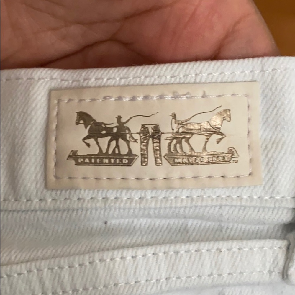 Levi’s Capris - Picture 4 of 4